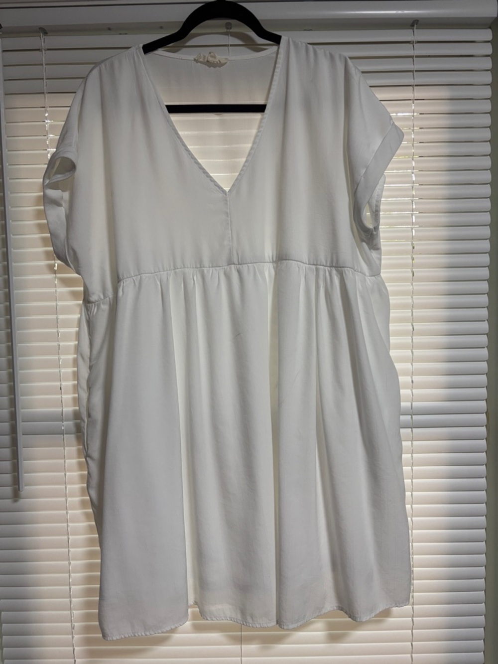 entro White V-Neck Babydoll Tunic